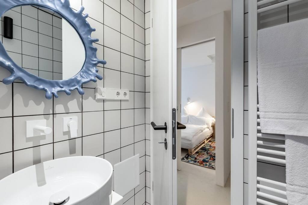 Appartement Coolest In Berlin, Easy Check-in, Close To Center, Youngster Maisonette #7 Berlijn